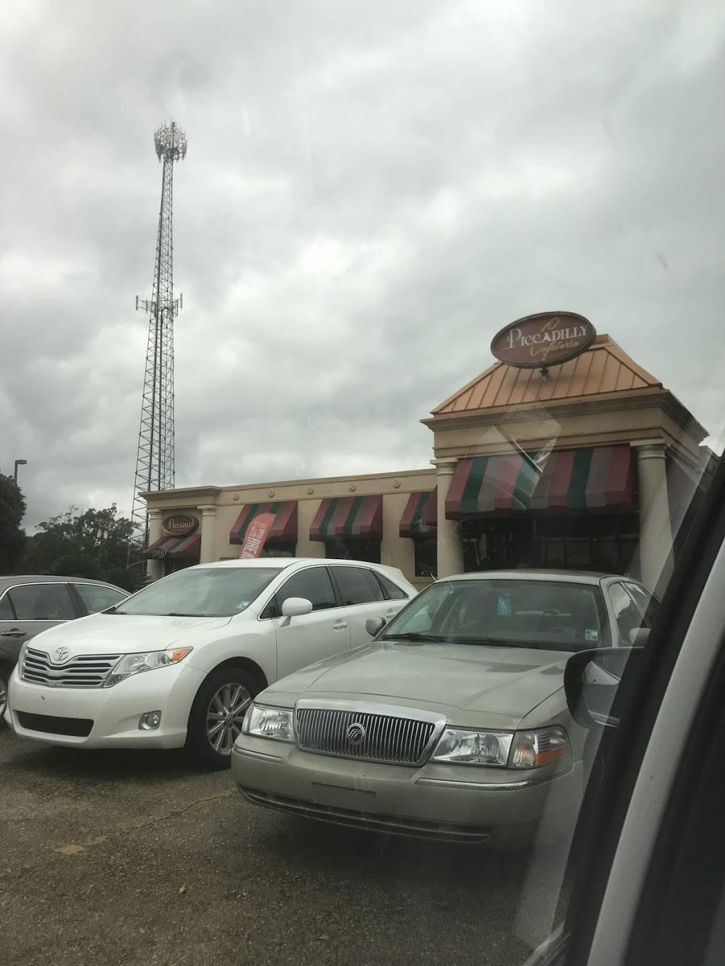 Piccadilly Cafeteria | restaurant | 511 N Airline Hwy, Gonzales, LA 70737, USA | 2256479002 OR +1 225-647-9002