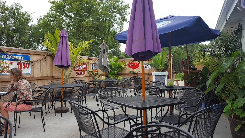 Lake Road Inn | restaurant | 25106 N 1750 East Rd, Hudson, IL 61748, USA | 3097472558 OR +1 309-747-2558