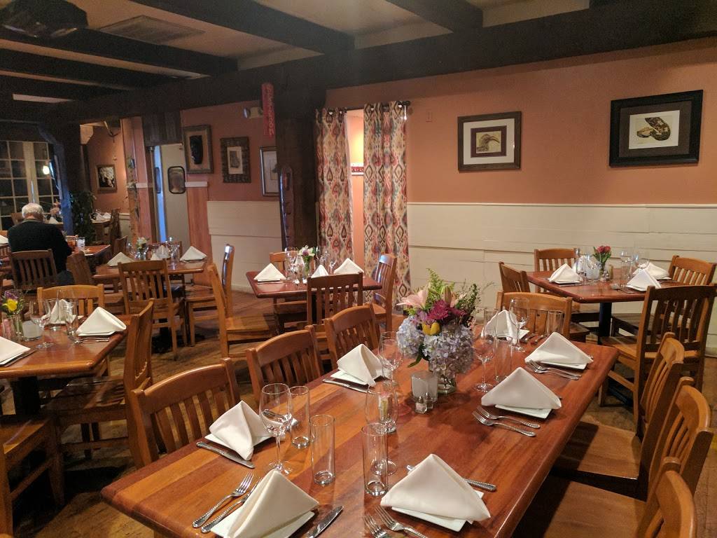 Shebeen Pub & Braai | restaurant | 247 Ridge McIntire Rd, Charlottesville, VA 22903, USA | 4342963185 OR +1 434-296-3185