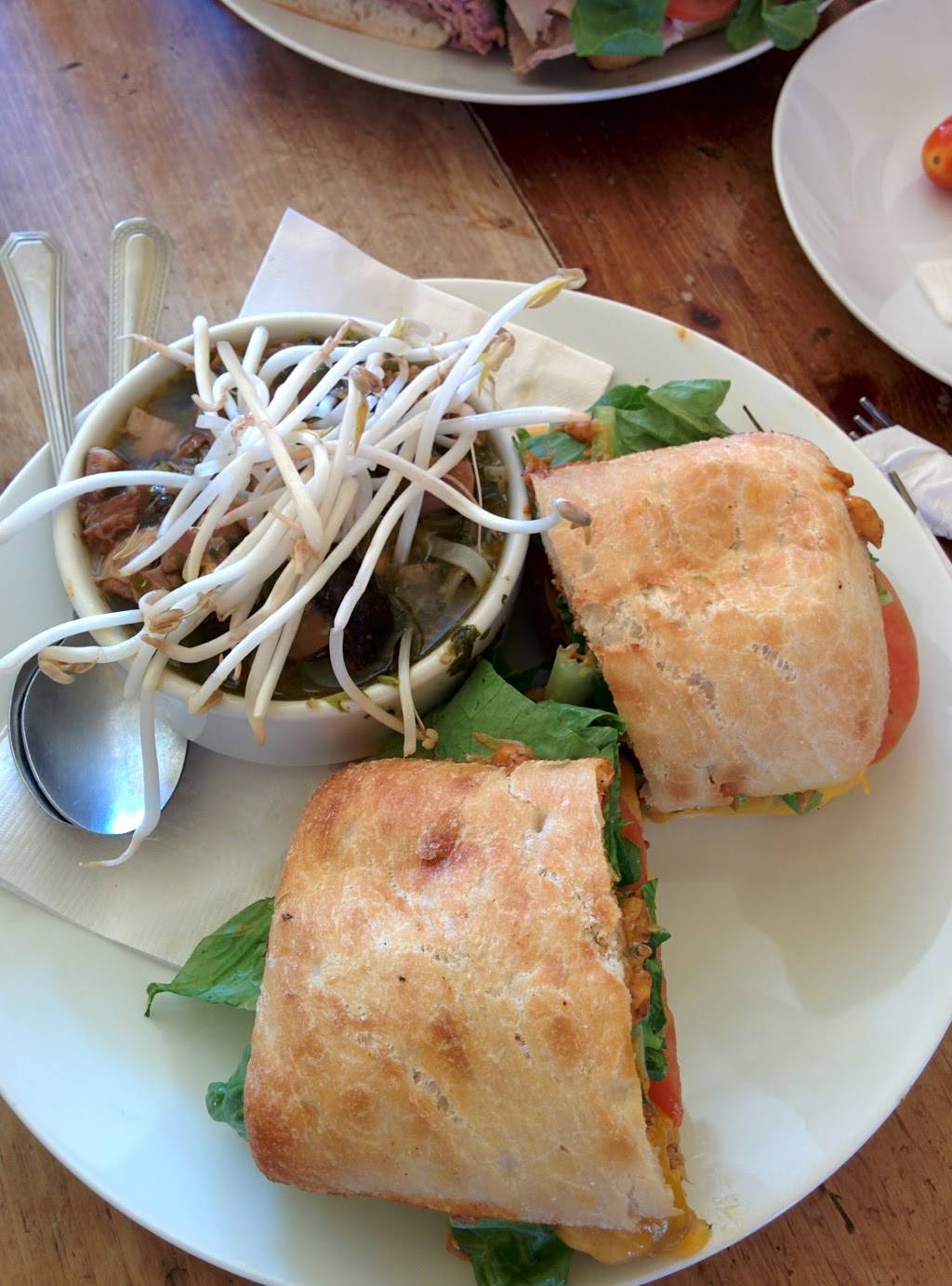 Armens Cafe | restaurant | 224 High St, Southampton, ON N0H 2L0, Canada | 5197973864 OR +1 519-797-3864