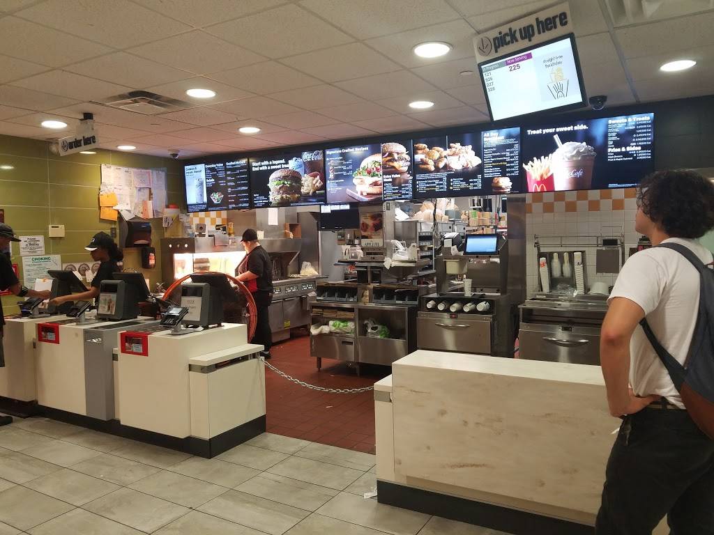 McDonalds | cafe | 208 Dyckman St, New York, NY 10040, USA | 2125692909 OR +1 212-569-2909