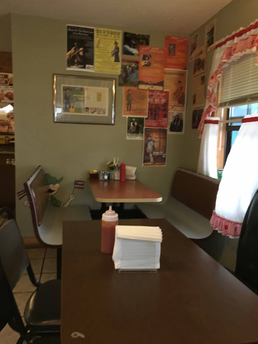 Chester Country Cafe | restaurant | 315 E Front Ave, Chester, AR 72934, USA | 4793694900 OR +1 479-369-4900