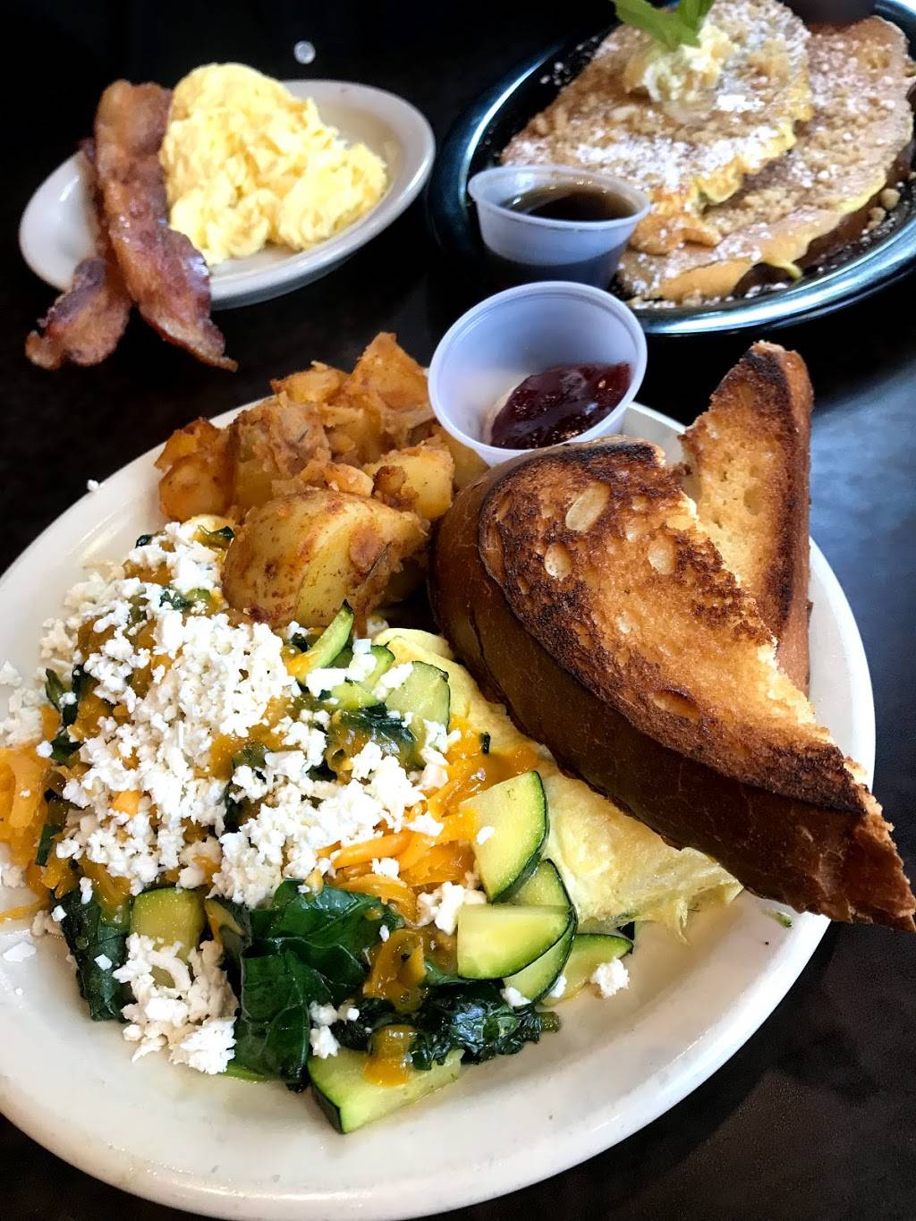 Buzzbrews Victory Park | restaurant | 2300 Victory Park Ln, Dallas, TX 75219, USA | 2148712301 OR +1 214-871-2301