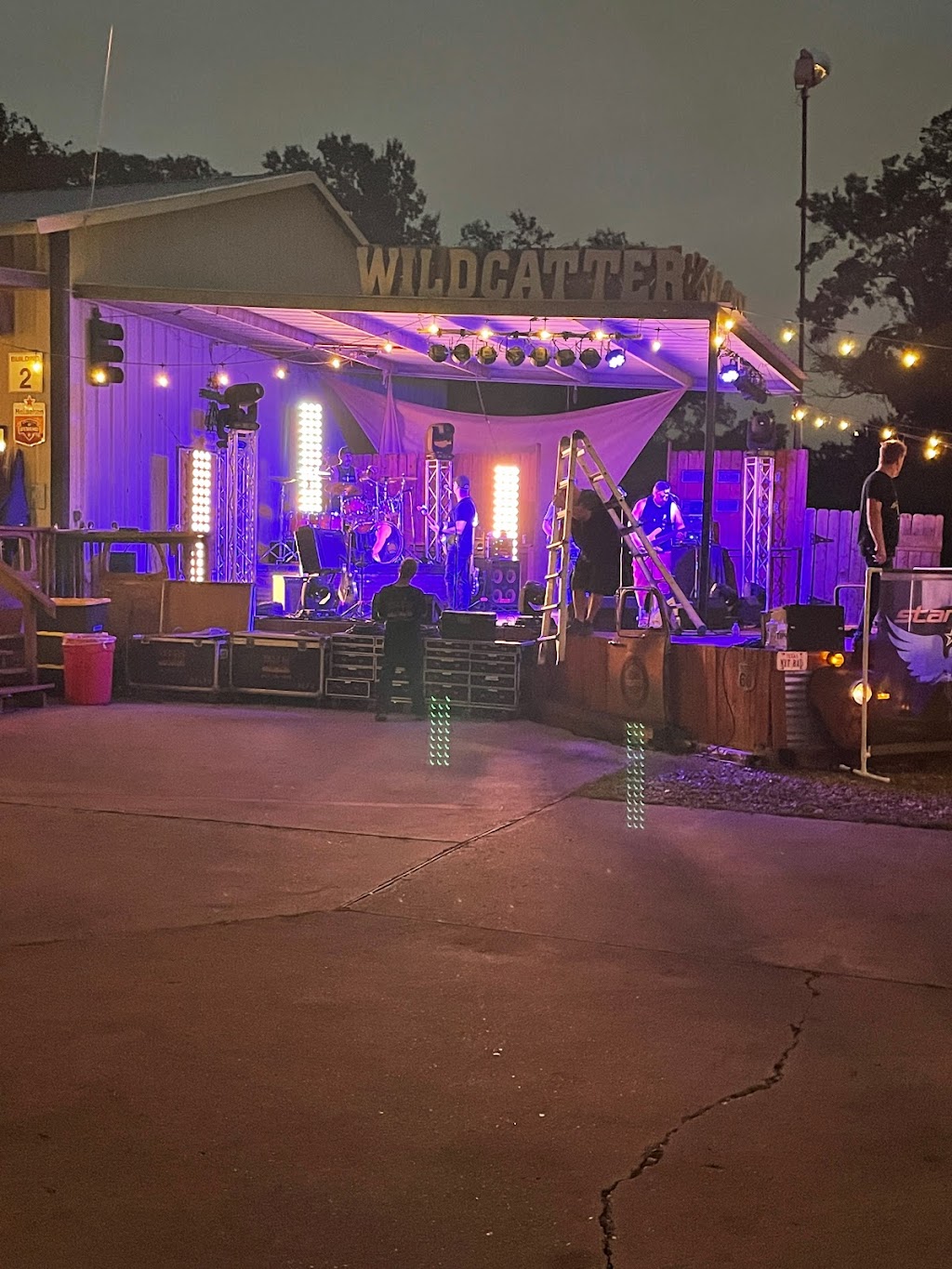 Wildcatter Saloon | restaurant | 26913 Katy Fwy, Katy, TX 77494, USA | 2813922337 OR +1 281-392-2337