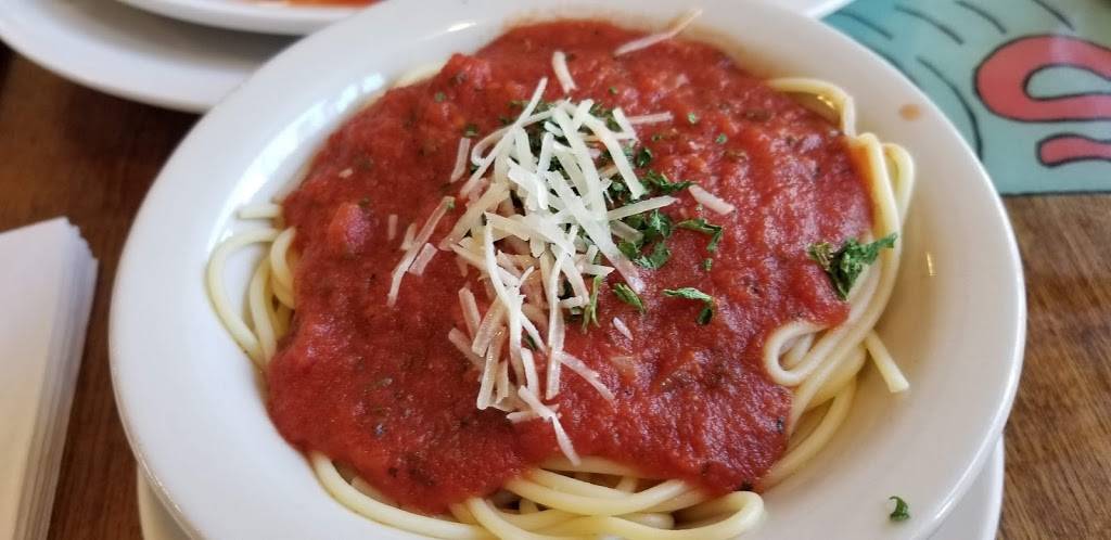 Luigis At The Beach | restaurant | 3210 Mission Blvd, San Diego, CA 92109, USA | 8584882818 OR +1 858-488-2818