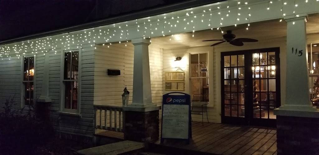 The Olde Boarding House Restaurant | restaurant | 115 NW 1st St, Trenton, FL 32693, USA | 3524637000 OR +1 352-463-7000