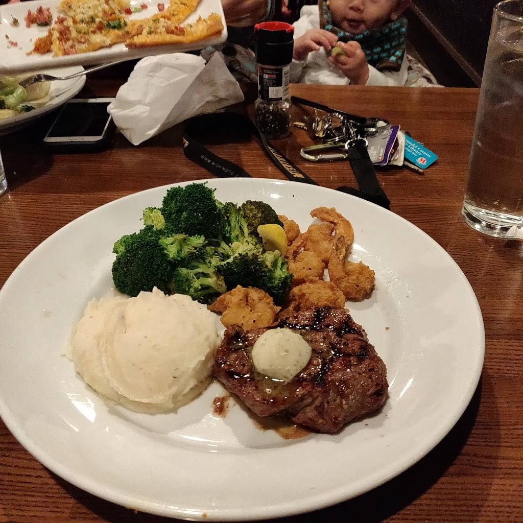 TGI Fridays | restaurant | 2582 Solomons Island Rd, Edgewater, MD 21037, USA | 4102244870 OR +1 410-224-4870