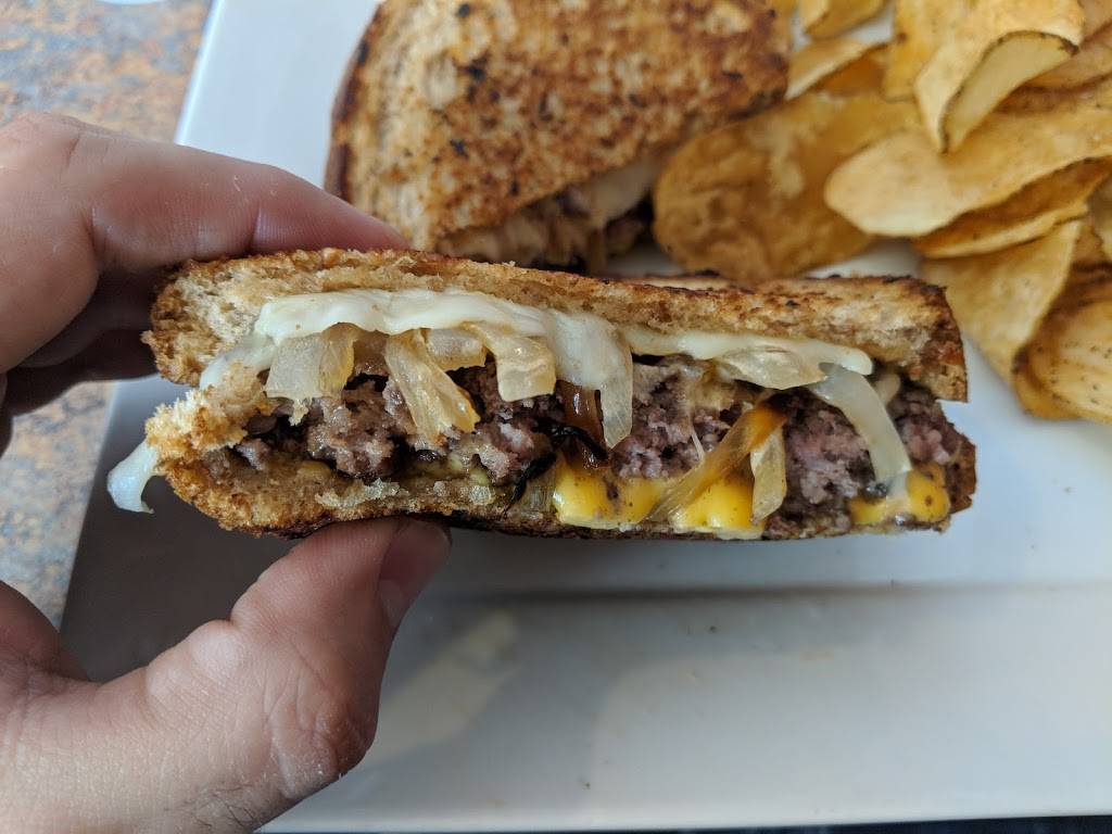 Mount Dora Brewing | restaurant | 405 S Highland St, Mt Dora, FL 32757, USA | 3527351111 OR +1 352-735-1111