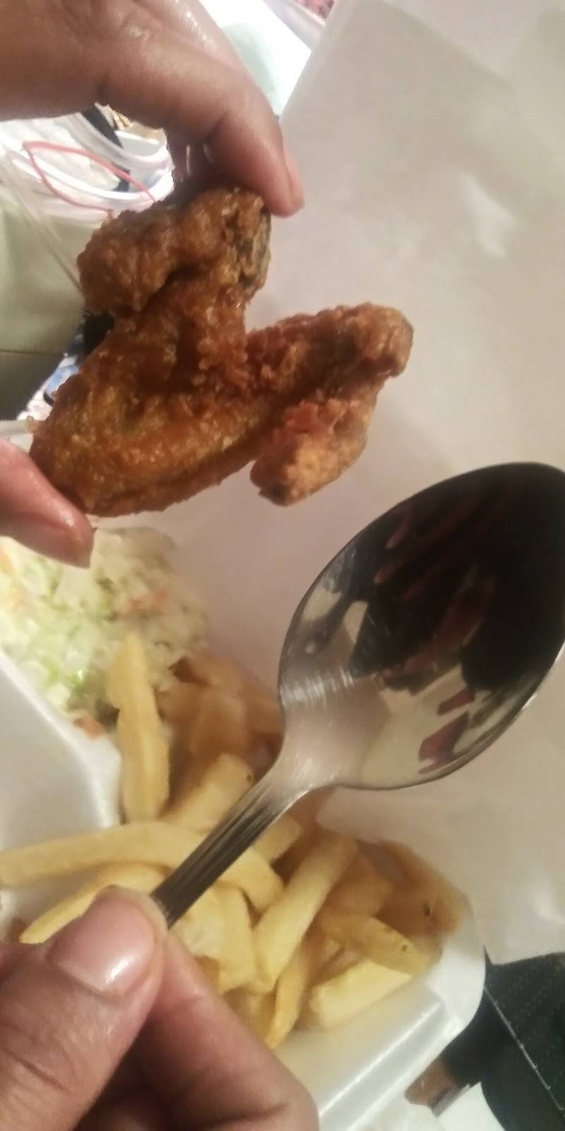 Hot Sauce Williams Barbecue | restaurant | 3770 Lee Rd, Cleveland, OH 44128, USA | 2169214704 OR +1 216-921-4704