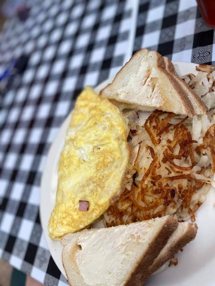 CWS Family Restaurant | restaurant | 2330 E Pass Rd, Gulfport, MS 39507, USA | 2282067824 OR +1 228-206-7824