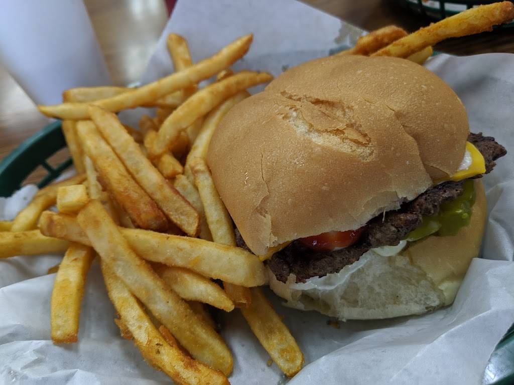 Hill Top Cafe | restaurant | 2278 Bay Settlement Rd, Green Bay, WI 54311, USA | 9208840858 OR +1 920-884-0858