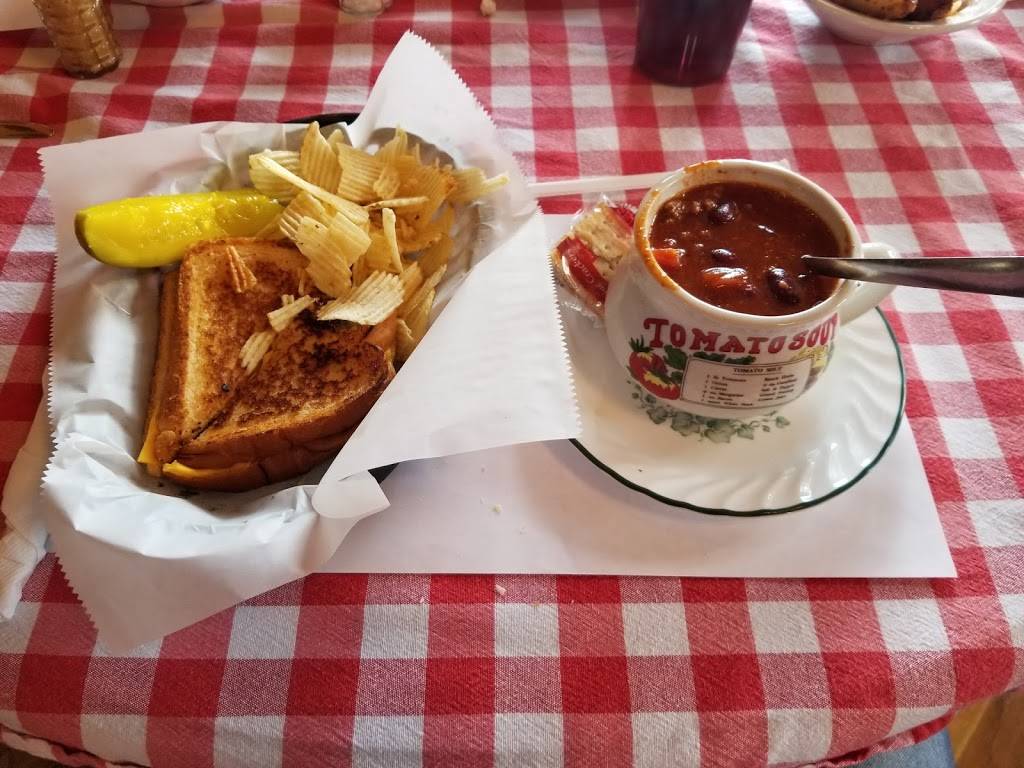 Gibsons Cafe | cafe | 100 E Locust St, Lafayette, TN 37083, USA | 6156662244 OR +1 615-666-2244