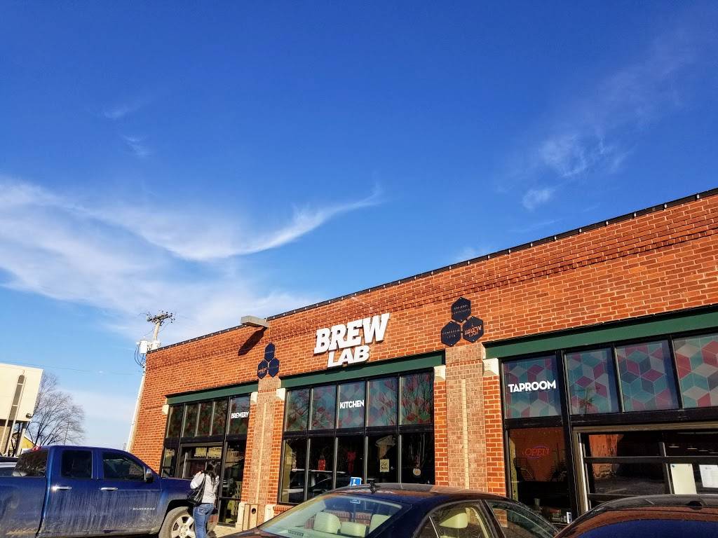 Brew Lab | restaurant | 7925 Marty St, Overland Park, KS 66204, USA | 9134002343 OR +1 913-400-2343