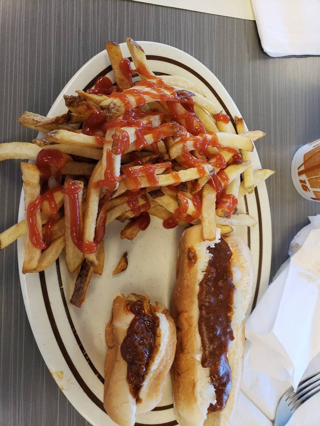 Jib Jab Hot Dog Shoppe | restaurant | 313 S State St, Girard, OH 44420, USA | 3305451129 OR +1 330-545-1129