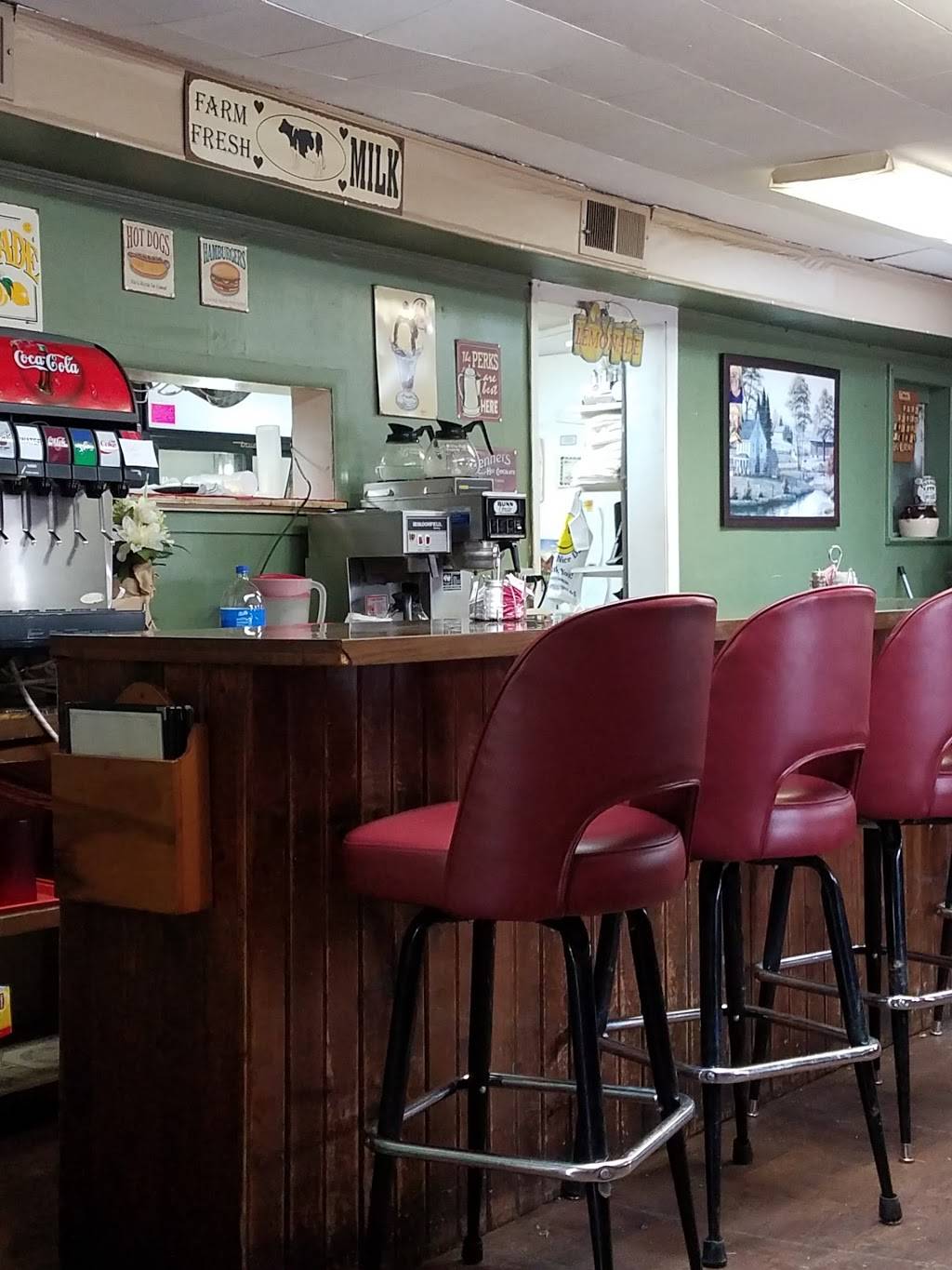 Village Cornerstone Restaurant | restaurant | 180 E Buckeye St, West Salem, OH 44287, USA | 4198534885 OR +1 419-853-4885