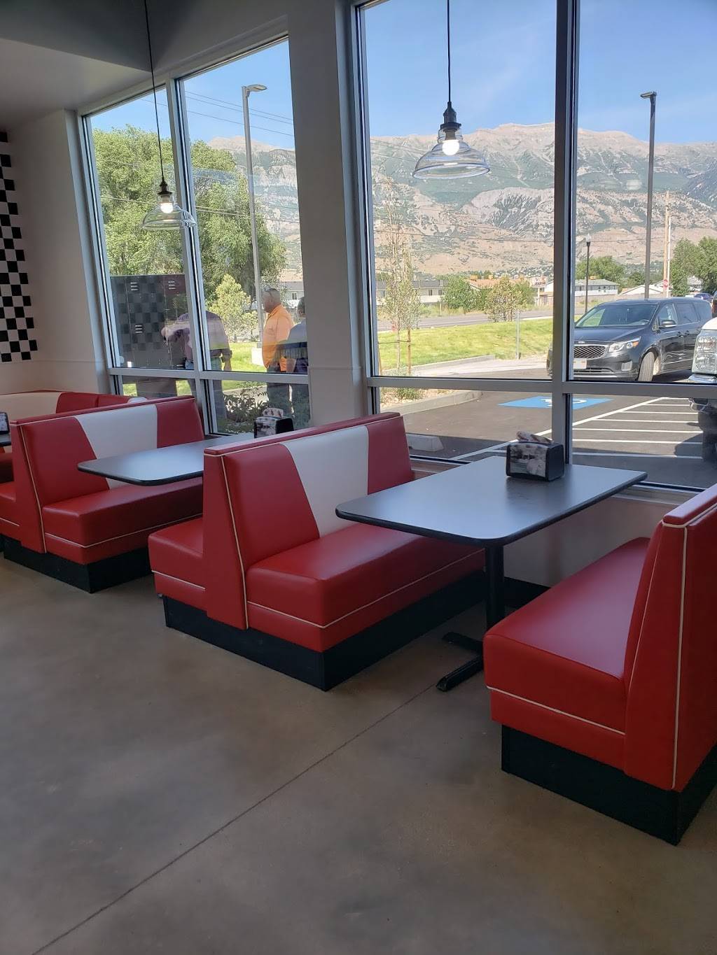 Iceberg Drive Inn | restaurant | 1757 W State St, Pleasant Grove, UT 84062, USA | 8018992296 OR +1 801-899-2296