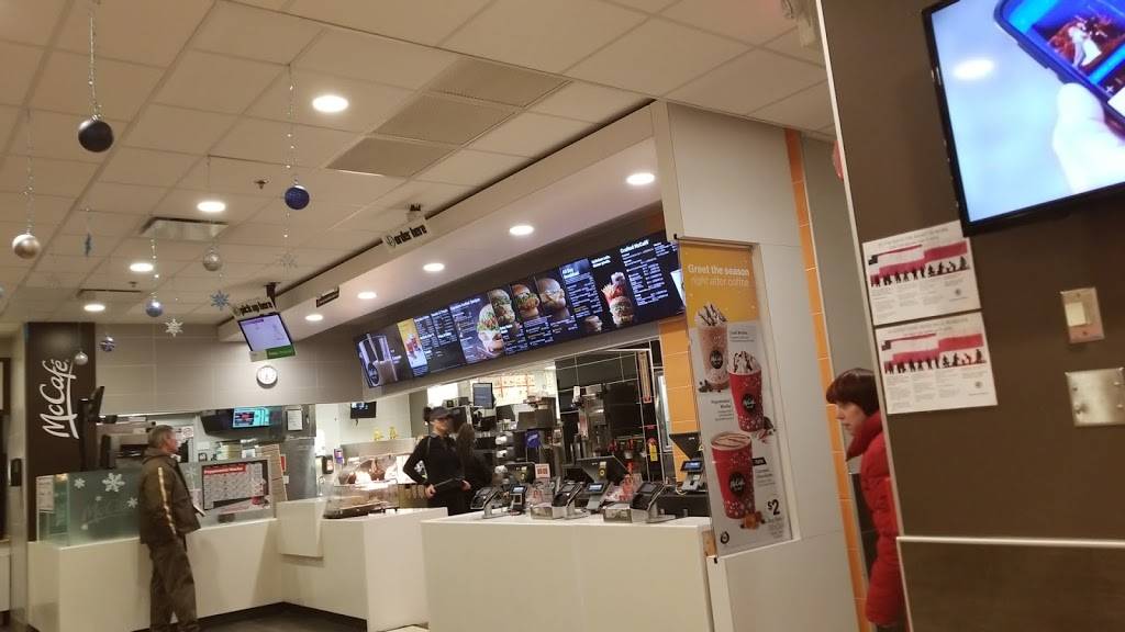 McDonalds | cafe | 410 W N Ave, Addison, IL 60101, USA | 6304955483 OR +1 630-495-5483