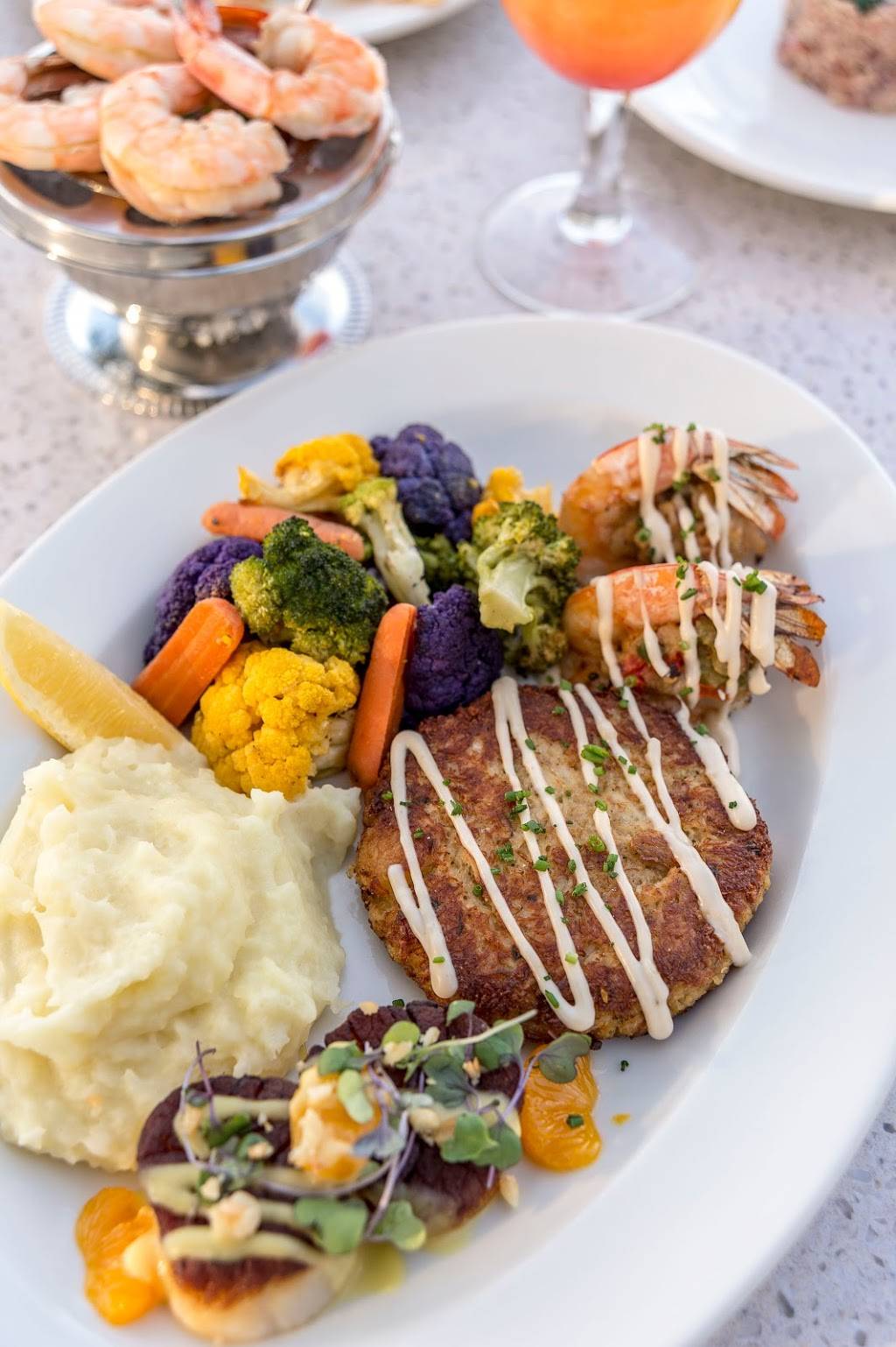 Skull Creek Dockside | restaurant | 2 Hudson Rd, Hilton Head Island, SC 29926, USA | 8437853625 OR +1 843-785-3625