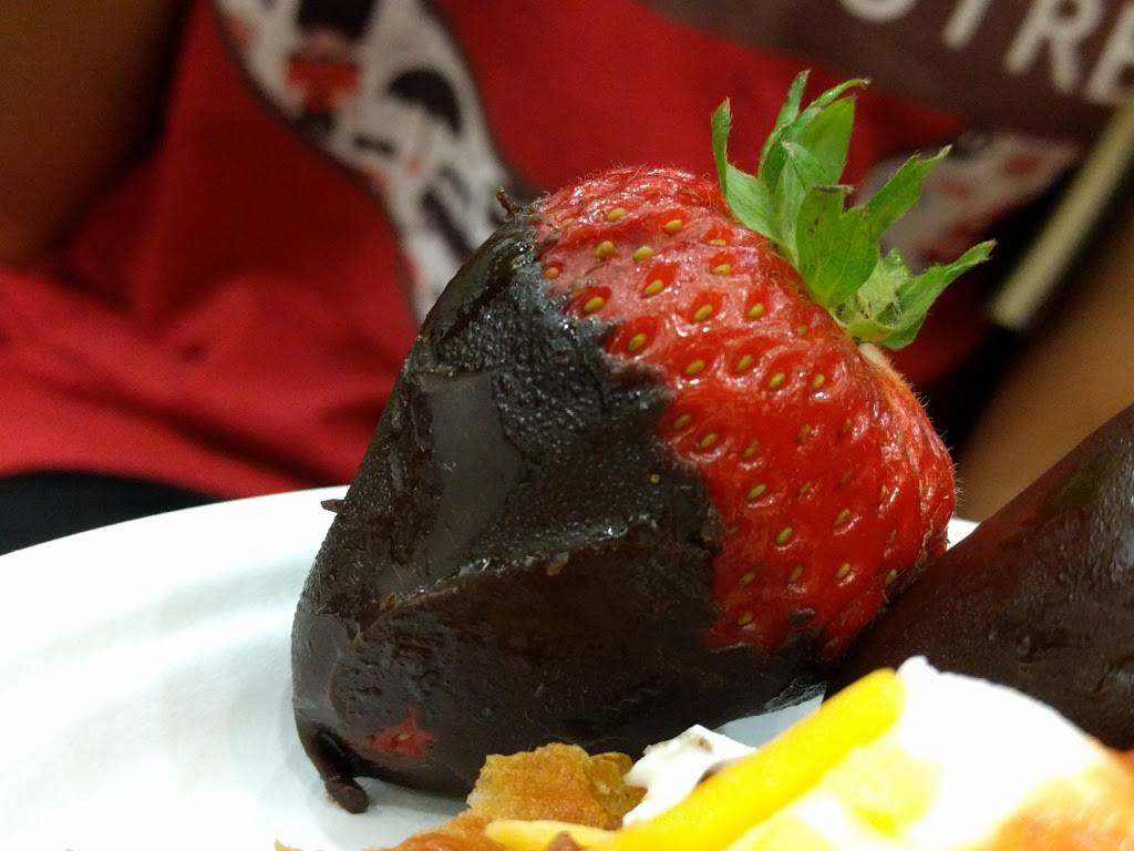 Bojangles Famous Chicken n Biscuits | restaurant | 901 University City Blvd, Charlotte, NC 28223, USA | 7046877043 OR +1 704-687-7043