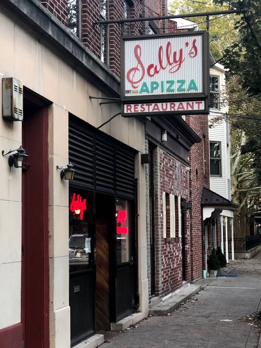 Sallys Apizza | restaurant | 237 Wooster St, New Haven, CT 06511, USA | 2036245271 OR +1 203-624-5271