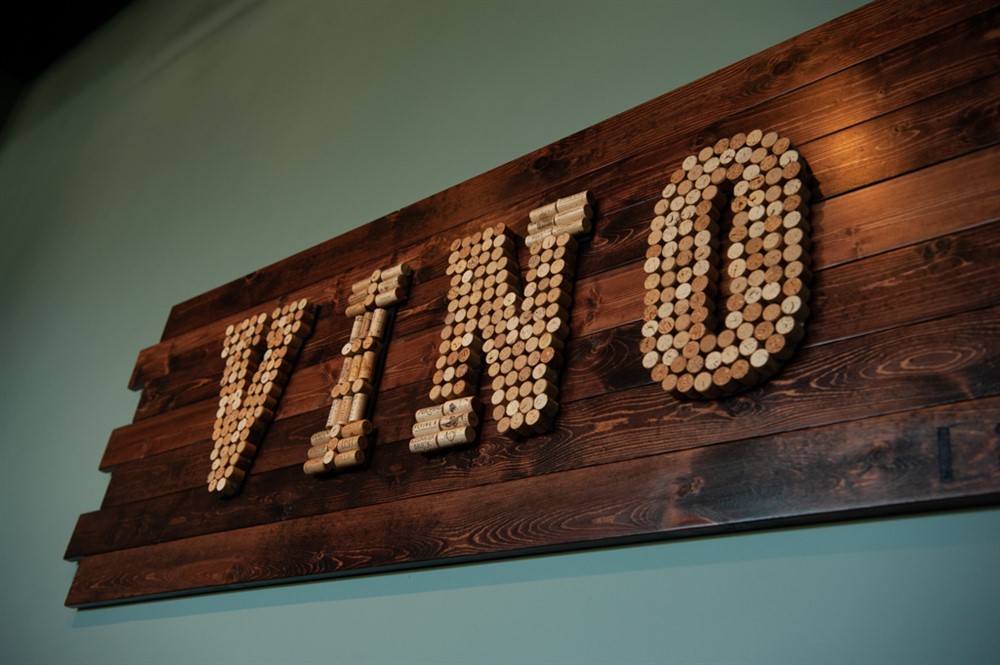 Vino at the Landing | restaurant | 800 N 10th Pl E, Renton, WA 98057, USA | 4252820382 OR +1 425-282-0382