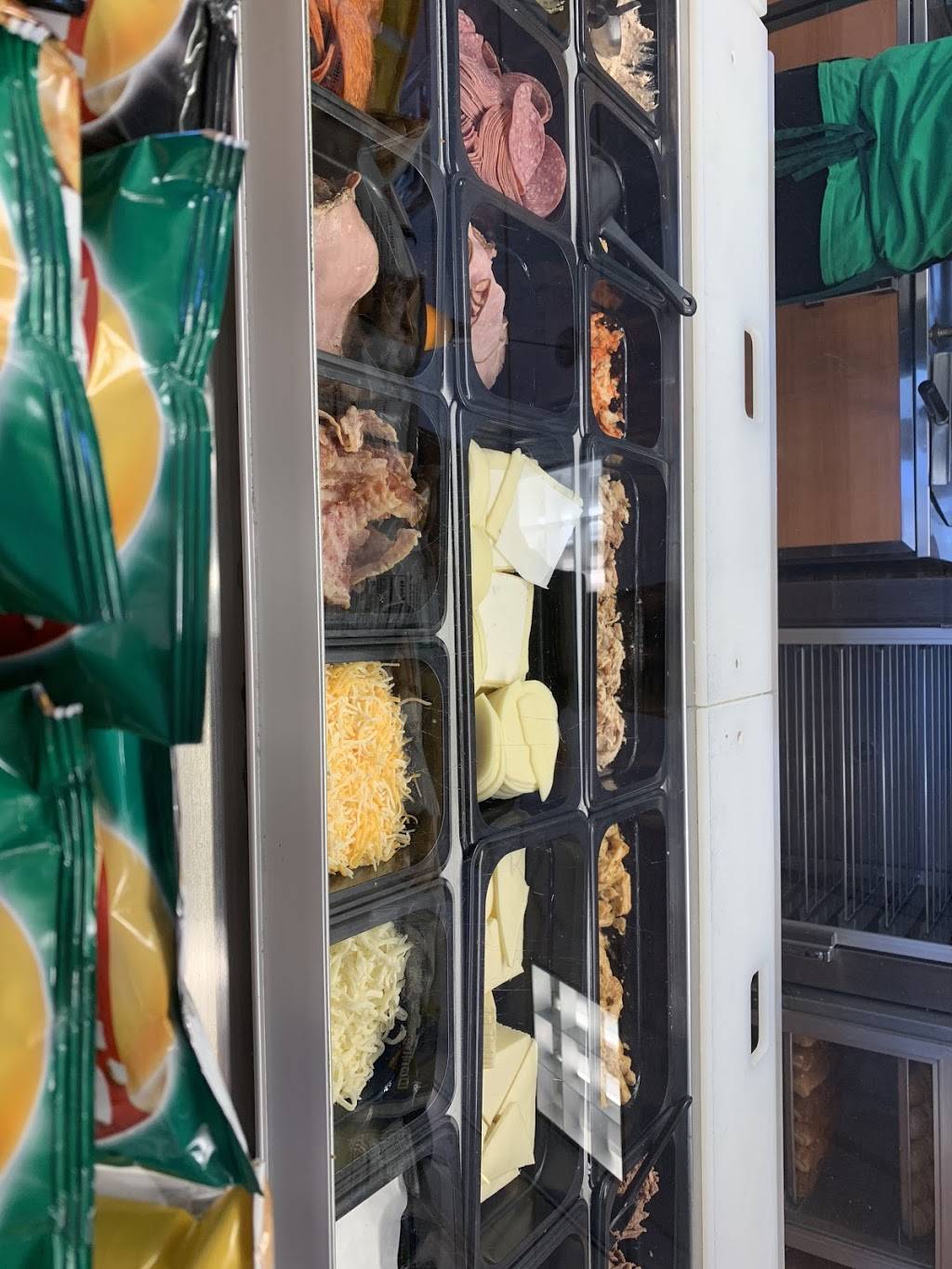 Subway Restaurants | restaurant | 1635 N Waukegan Rd, Glenview, IL 60025, USA | 8478321212 OR +1 847-832-1212