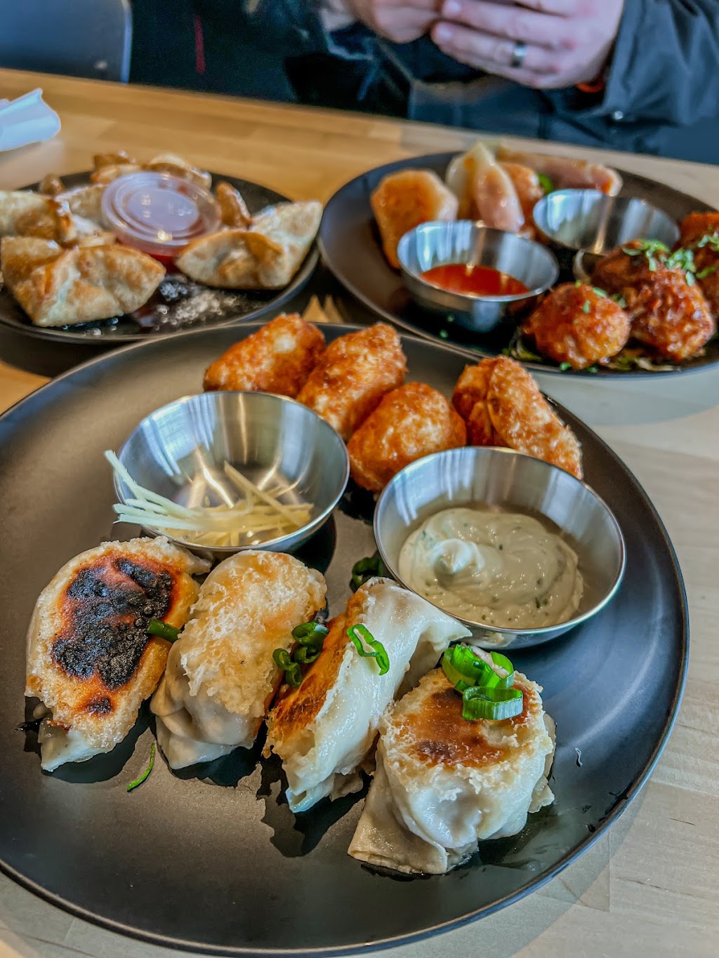 Mad Dumplings | restaurant | 5718 E 7th St, Long Beach, CA 90803, USA | 9495490554 OR +1 949-549-0554