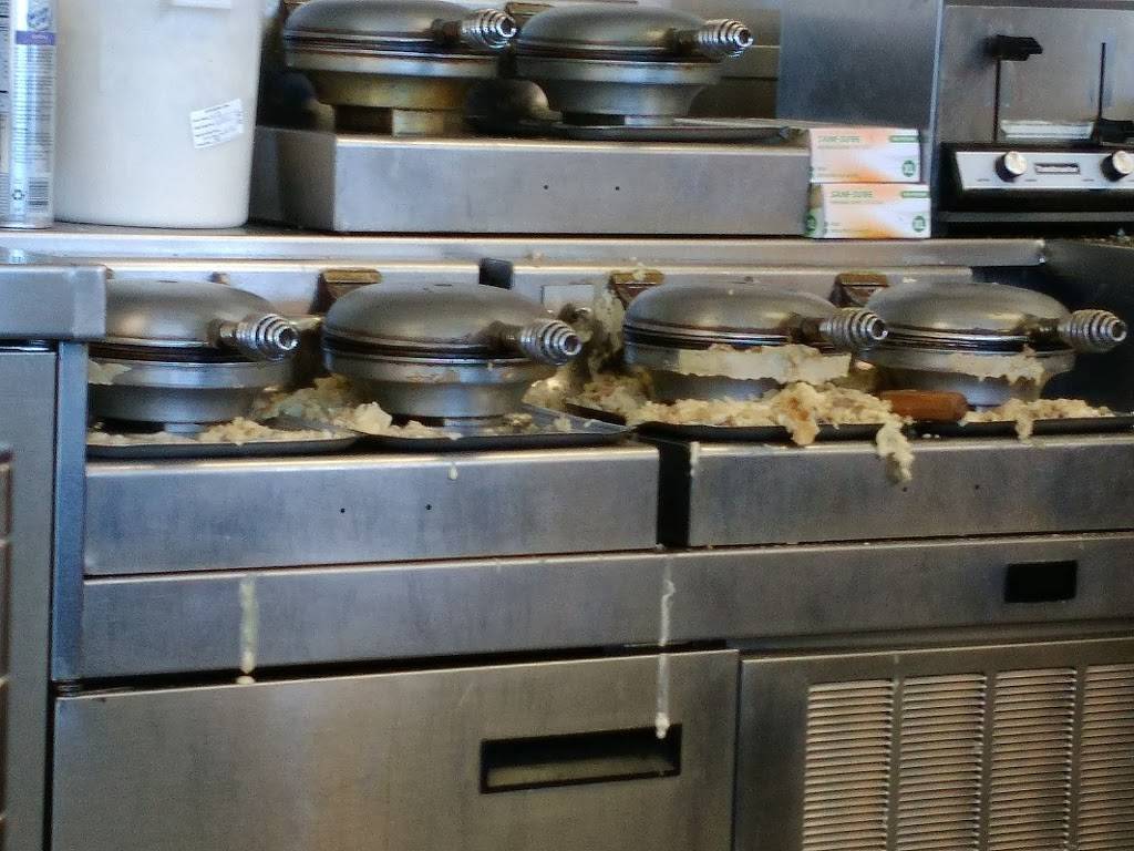 Waffle House | meal takeaway | 3411 Walkertown Landing Dr, Walkertown, NC 27051, USA | 3365951335 OR +1 336-595-1335