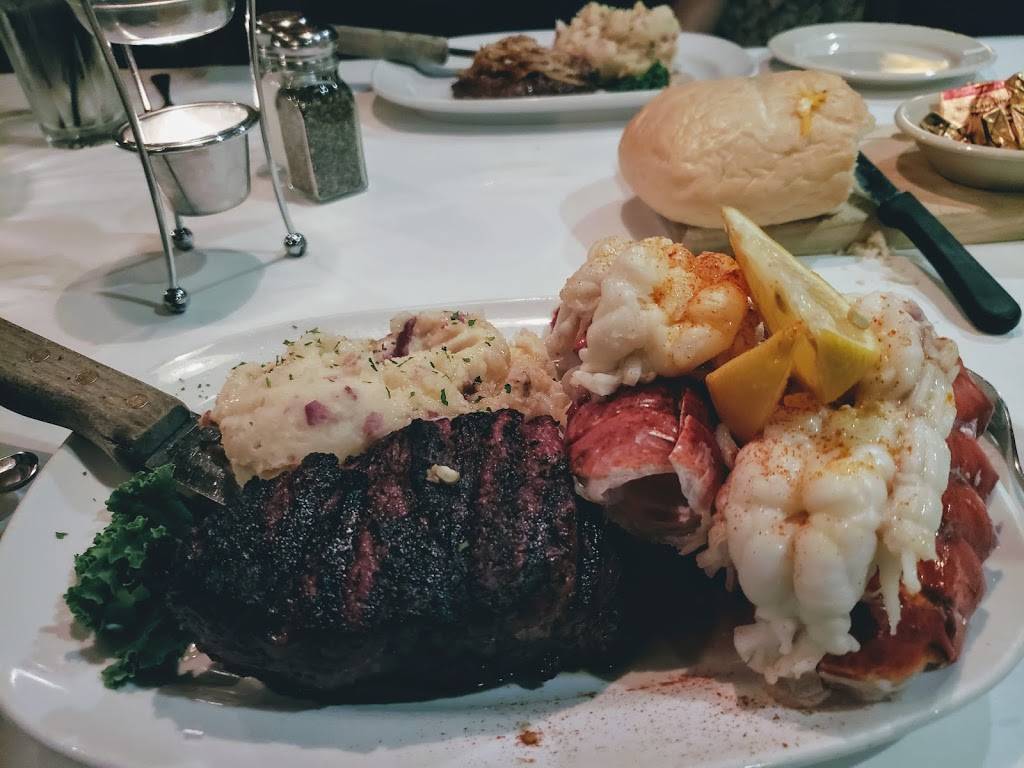 The Backyard Steak Pit | restaurant | 1818 N Grandwood Dr, Gurnee, IL 60031, USA | 8473565200 OR +1 847-356-5200