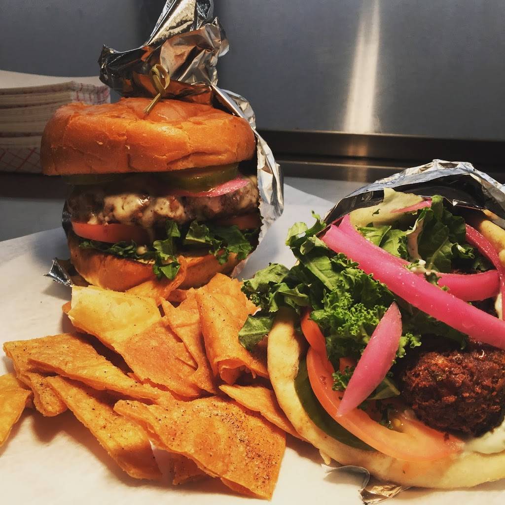 Burgh Bites Brick N Mortar | restaurant | 1709 E Railroad St, Heidelberg, PA 15106, USA | 4122760727 OR +1 412-276-0727