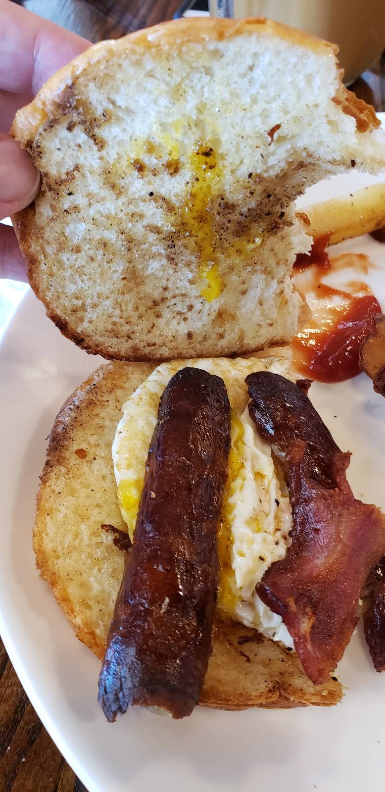 The Hearth | restaurant | 1901 Darby Rd, Havertown, PA 19083, USA | 4844543176 OR +1 484-454-3176