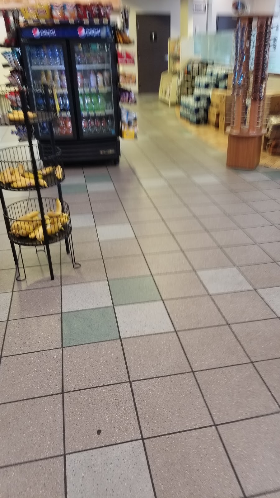 Royal Farms | meal takeaway | 1915 Belair Rd, Fallston, MD 21047, USA | 4106980121 OR +1 410-698-0121