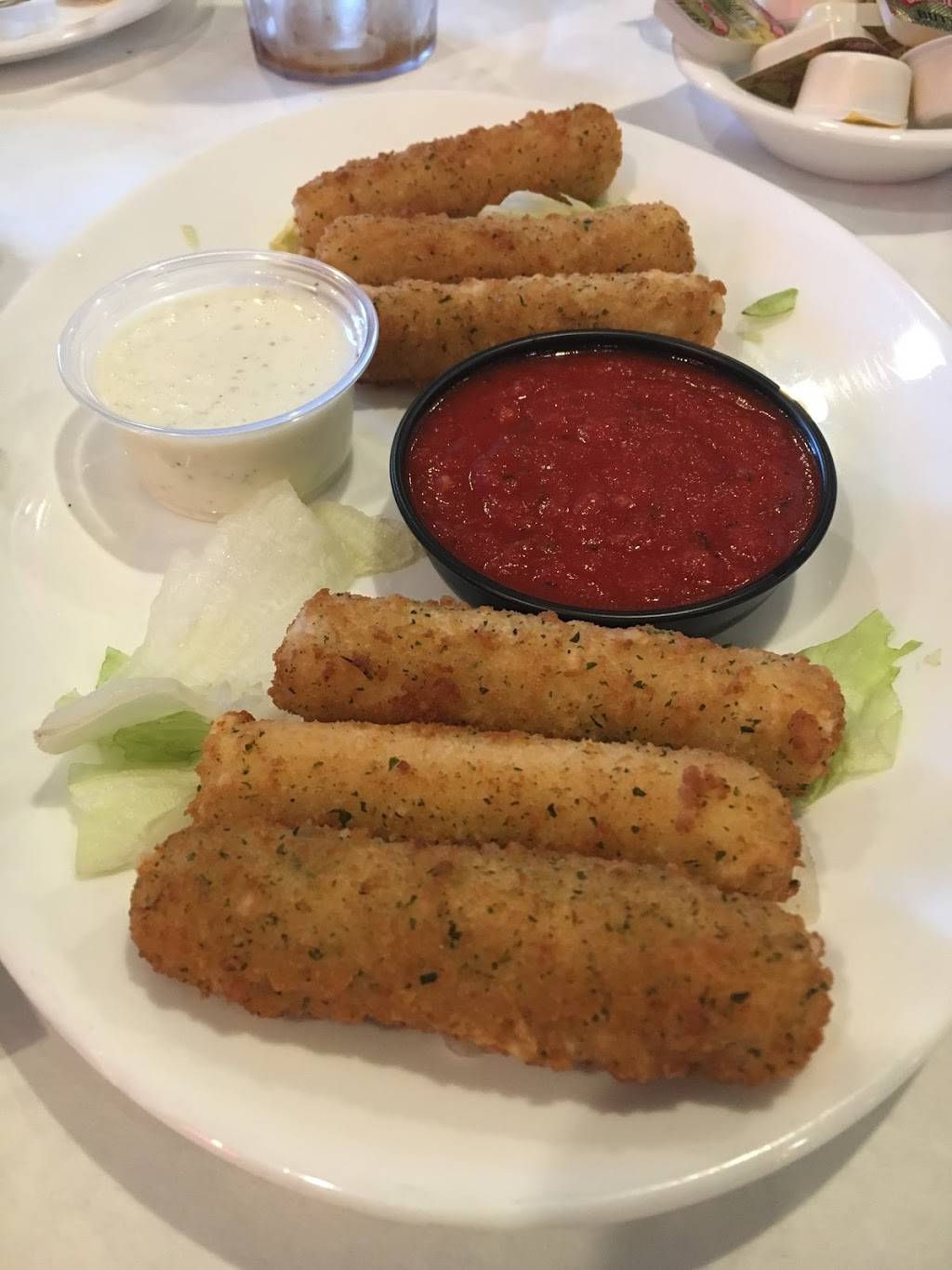 Roses Restaurant & Lounge | restaurant | 201 N Canton Center Rd, Canton, MI 48187, USA | 7349819904 OR +1 734-981-9904