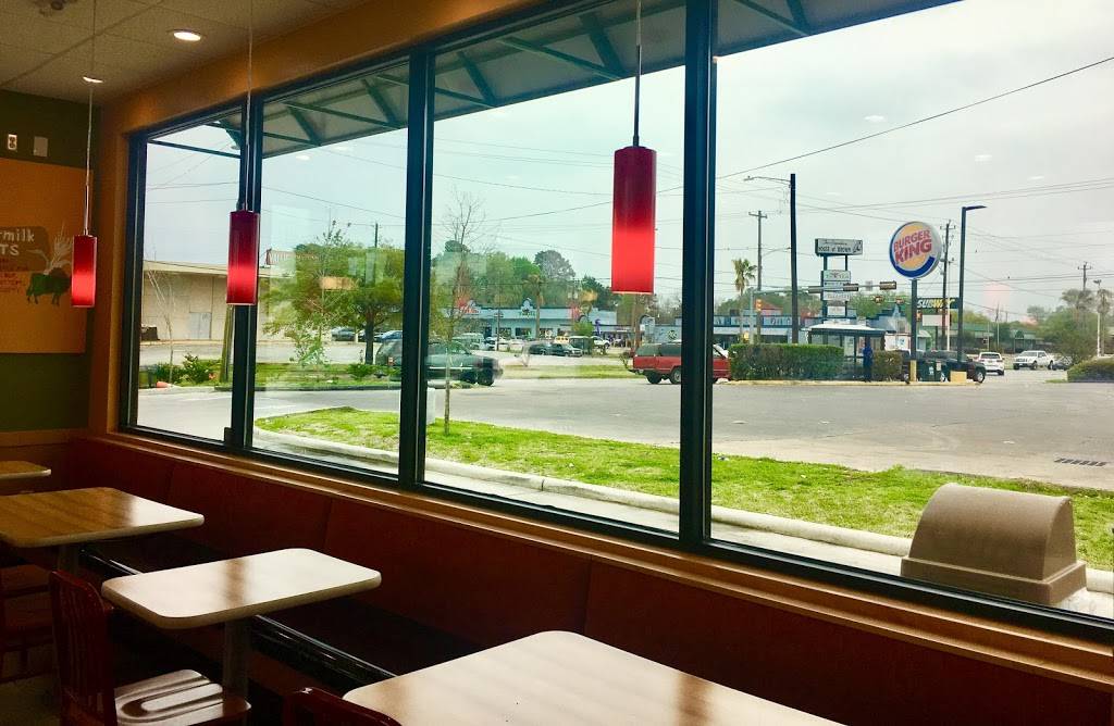 Popeyes Louisiana Kitchen | restaurant | 9503 Jensen Dr, Houston, TX 77093, USA | 7138089618 OR +1 713-808-9618