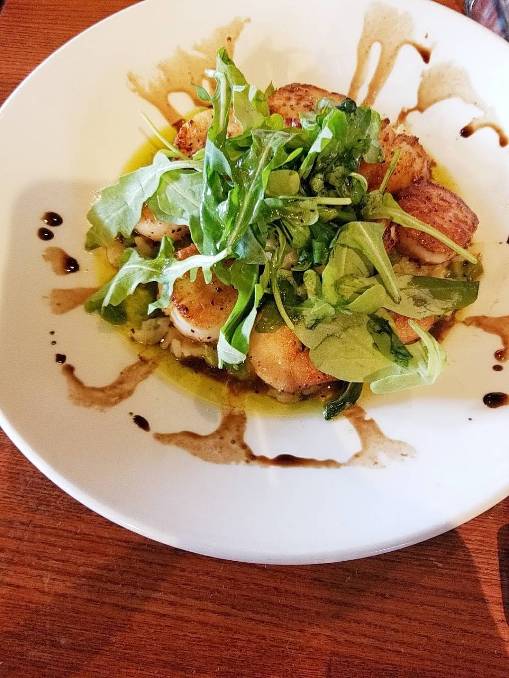 Houlihans | restaurant | 17029 Abercorn St, Savannah, GA 31419, USA | 9129215712 OR +1 912-921-5712