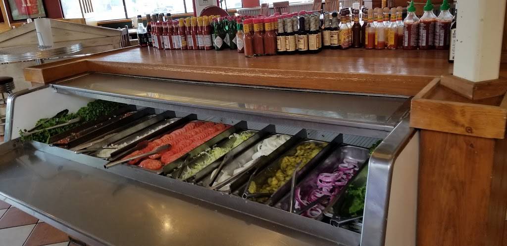 Fuddruckers | restaurant | 2120 Yale Blvd SE, Albuquerque, NM 87106, USA | 5052242841 OR +1 505-224-2841