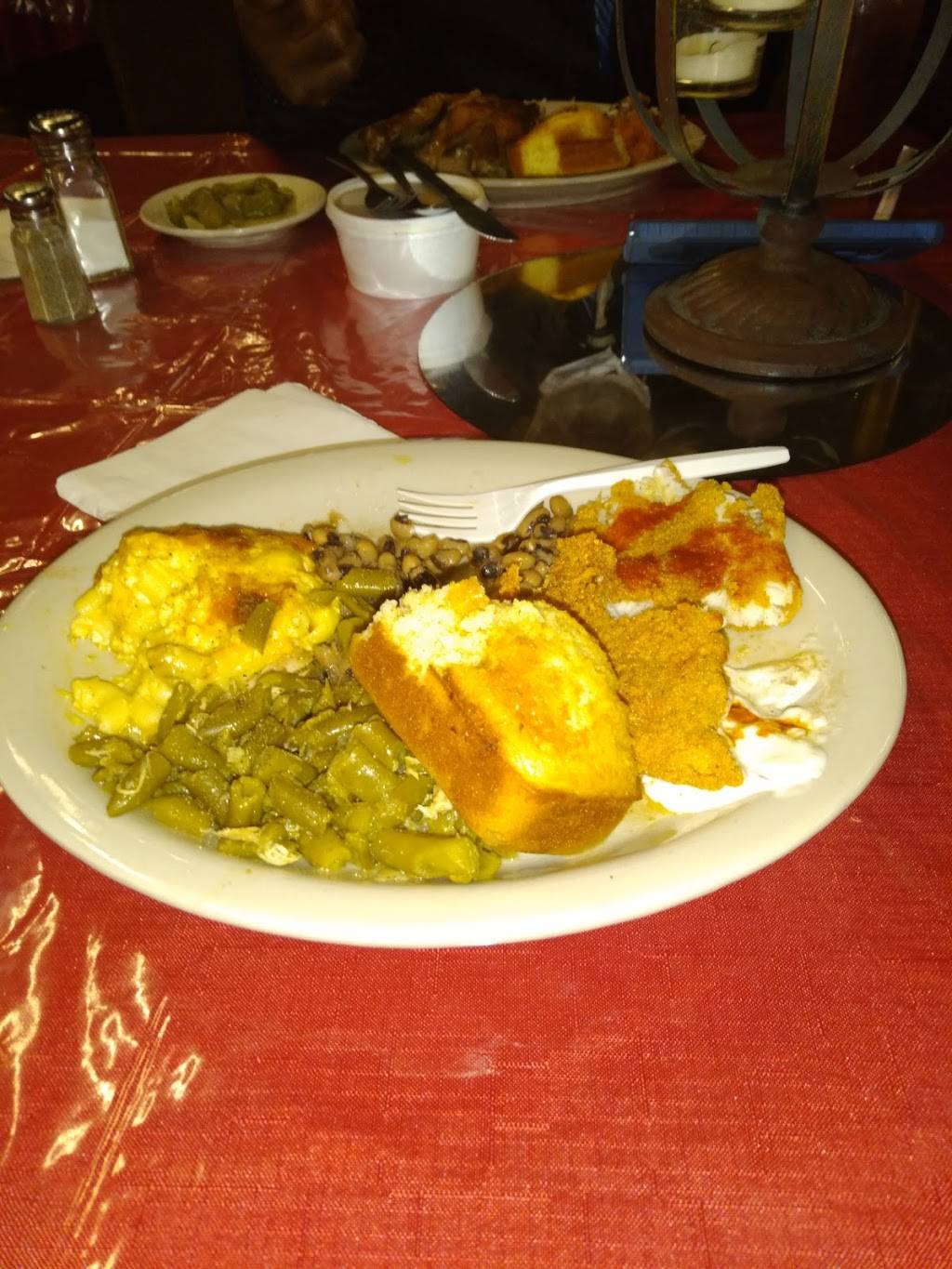 Sweetie Pies Frying Bird | restaurant | 110 E South St, Jackson, MS 39201, USA | 7695244843 OR +1 769-524-4843