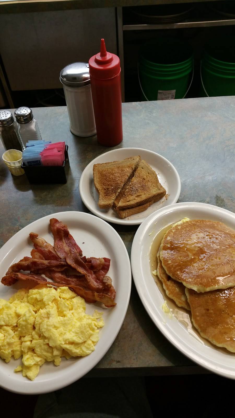 Broadway Coney Island | restaurant | 2469 Washtenaw Rd, Ypsilanti, MI 48197, USA | 7344348333 OR +1 734-434-8333