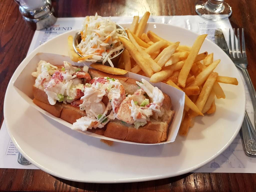 Legal Sea Foods | restaurant | The Street, 55 Boylston St, Chestnut Hill, MA 02467, USA | 6172777300 OR +1 617-277-7300
