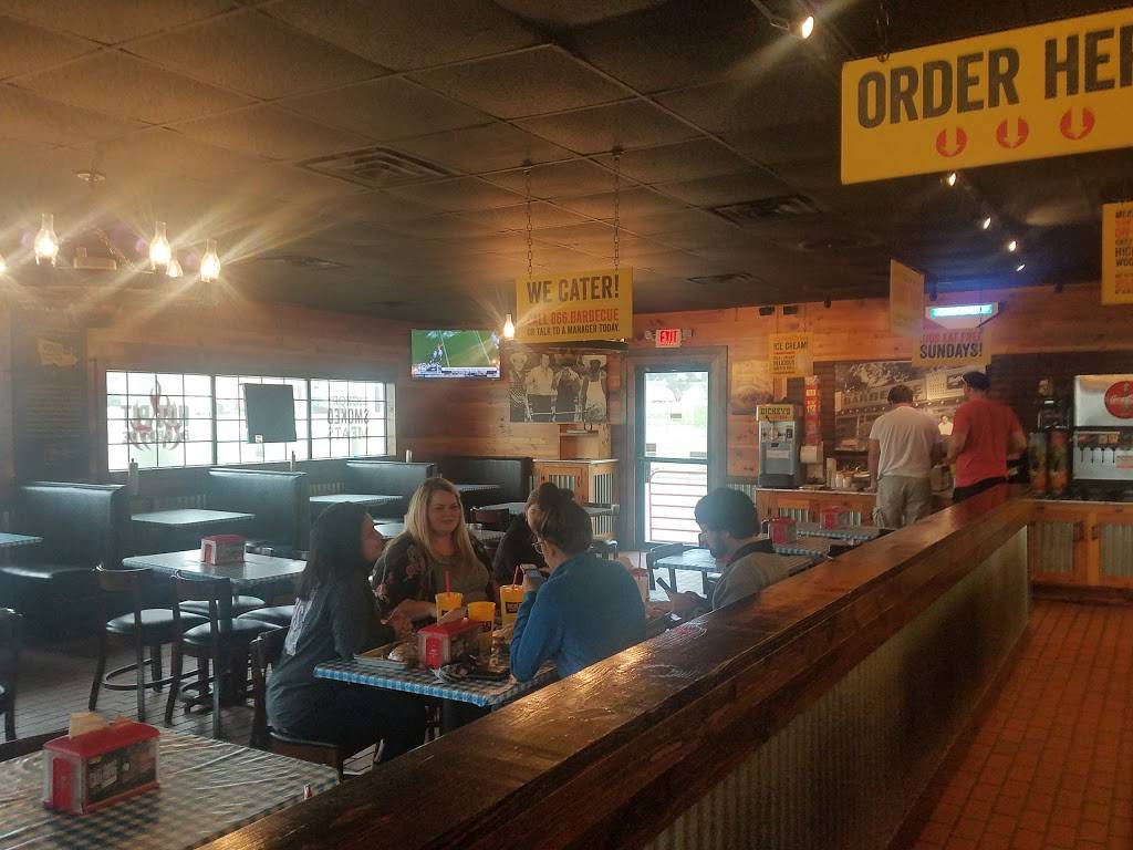 Dickeys Barbecue Pit | restaurant | 1510 Corsicana Hwy, Hillsboro, TX 76645, USA | 2542211076 OR +1 254-221-1076