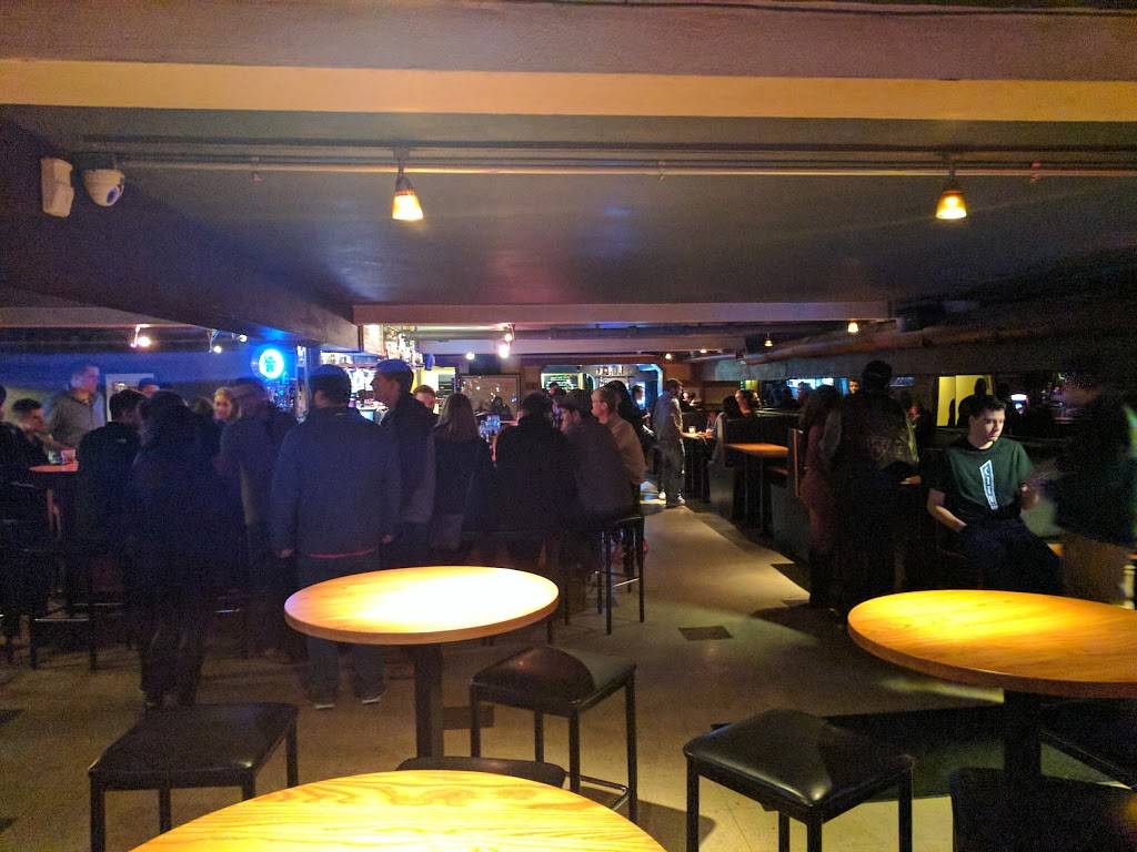 City Bar | night club | 636 State St, Madison, WI 53703, USA | 6082502489 OR +1 608-250-2489