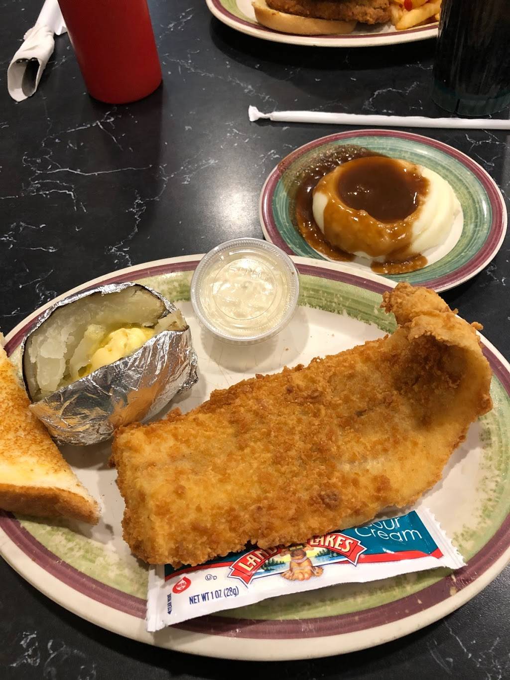 Family Table | restaurant | 1123 4th Ave S, Denison, IA 51442, USA | 7122636300 OR +1 712-263-6300