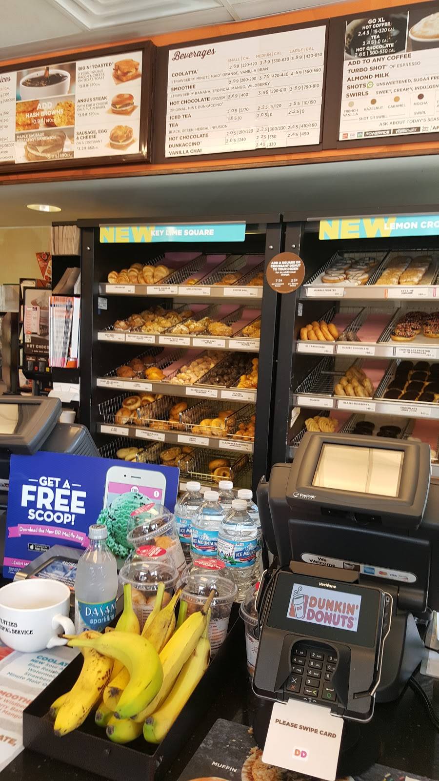Dunkin Donuts | cafe | 3910 W Touhy Ave, Lincolnwood, IL 60712, USA | 8476773400 OR +1 847-677-3400