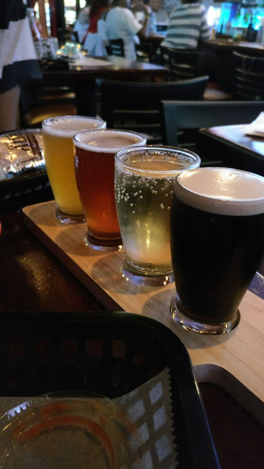 Shortys | restaurant | 1678 1st Avenue, New York, NY 10128, USA | 2123482300 OR +1 212-348-2300