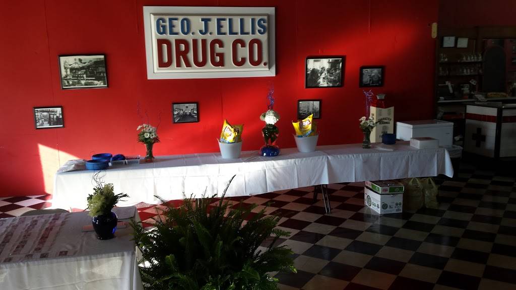 George J Ellis Mercantile | restaurant | 144 E Public Square # 1, Glasgow, KY 42141, USA | 2706512161 OR +1 270-651-2161