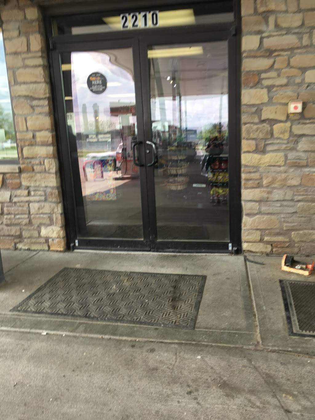 Phillips 66 | restaurant | 2210 S Kentucky Ave, Indianapolis, IN 46221, USA | 3174812244 OR +1 317-481-2244