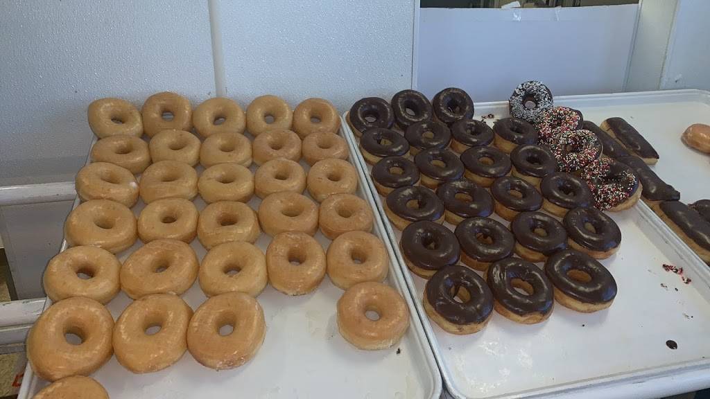 Cougar Donuts | restaurant | 10412 China Spring Rd, Waco, TX 76708, USA | 2548364434 OR +1 254-836-4434