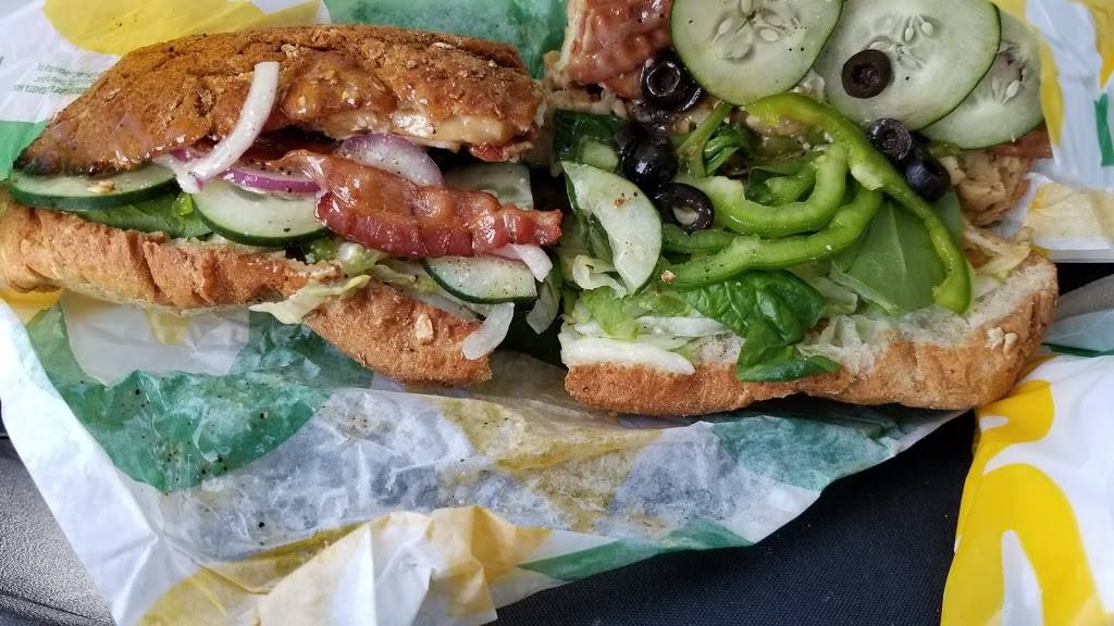 Subway | restaurant | Winchells Donuts/Subway, 600 E Warm Springs Rd #110, Las Vegas, NV 89119, USA | 7029142478 OR +1 702-914-2478