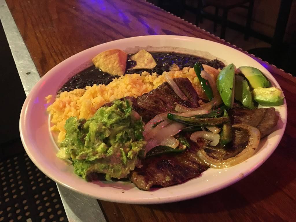 Las Sirenas | restaurant | 1896 Jerome Ave, The Bronx, NY 10453, USA | 9177923395 OR +1 917-792-3395