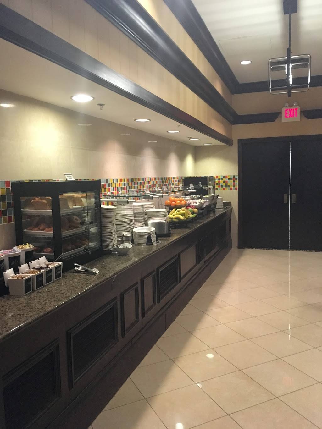 Shutters Bar & Kitchen | restaurant | 8028 Leesburg Pike, Tysons, VA 22182, USA | 7037343200 OR +1 703-734-3200